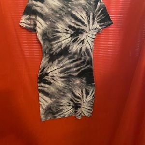 Divided GRAY H&M mini black and white tie dye
